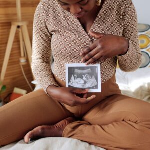 surrogacy lawyer in New Jersey - surrogate with ultrasound photo
