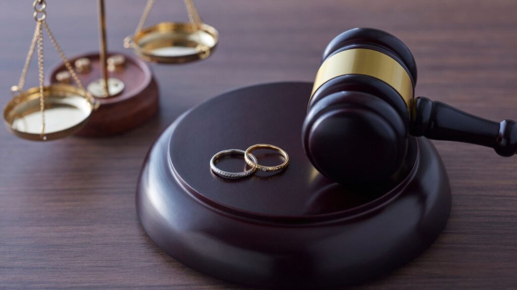 divorce lawyer