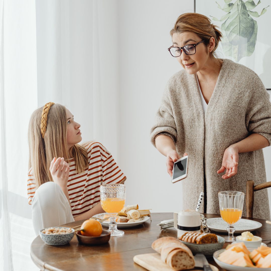mother and daughter arguing